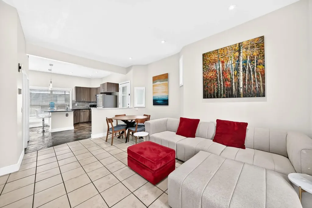 605 15 Avenue SW Calgary AB T2R 0R4
