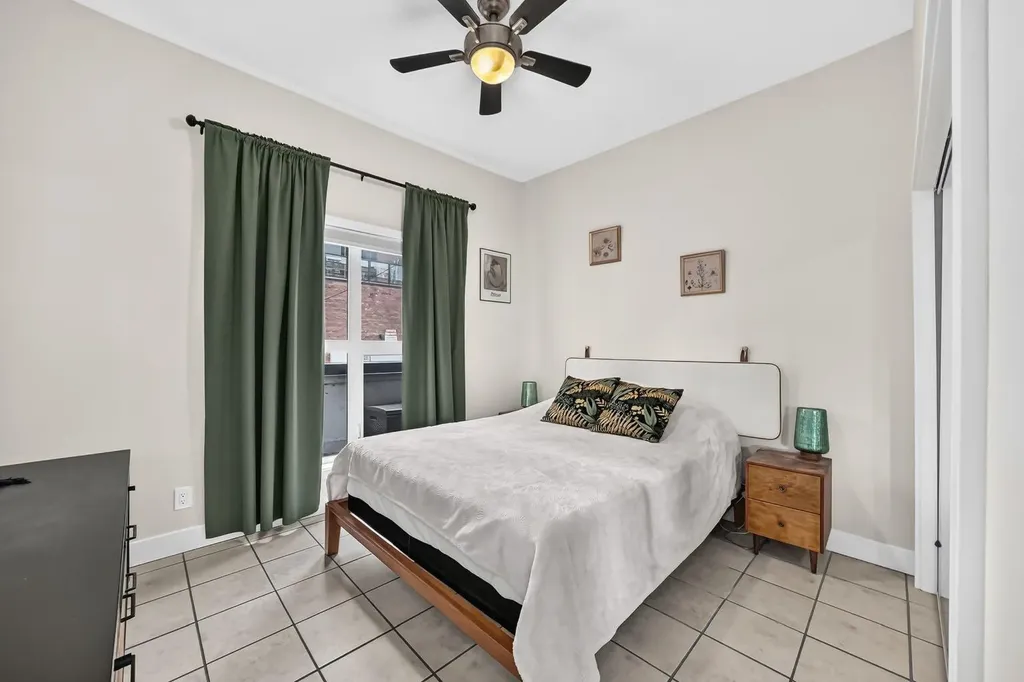 605 15 Avenue SW Calgary AB T2R 0R4