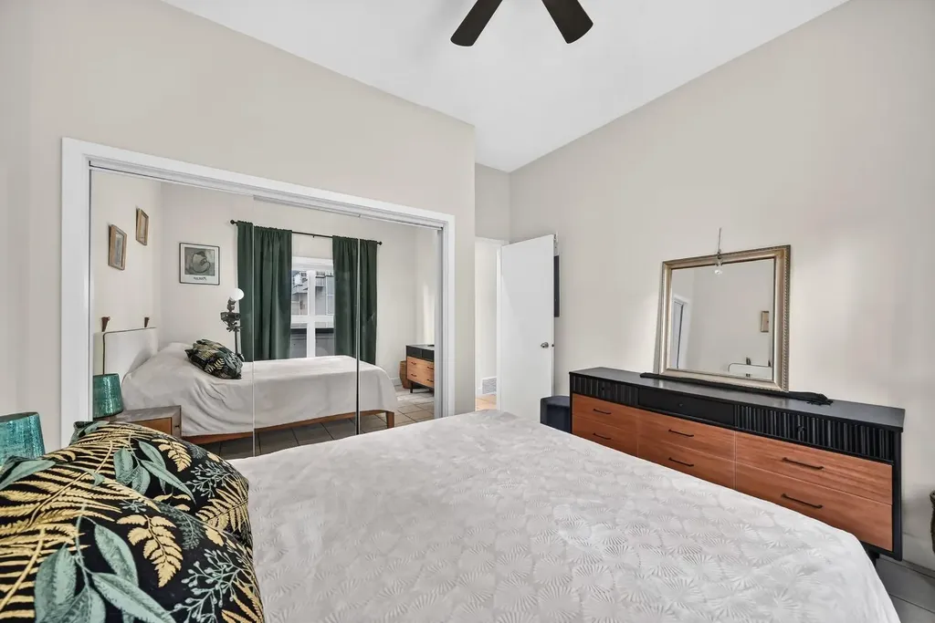 605 15 Avenue SW Calgary AB T2R 0R4