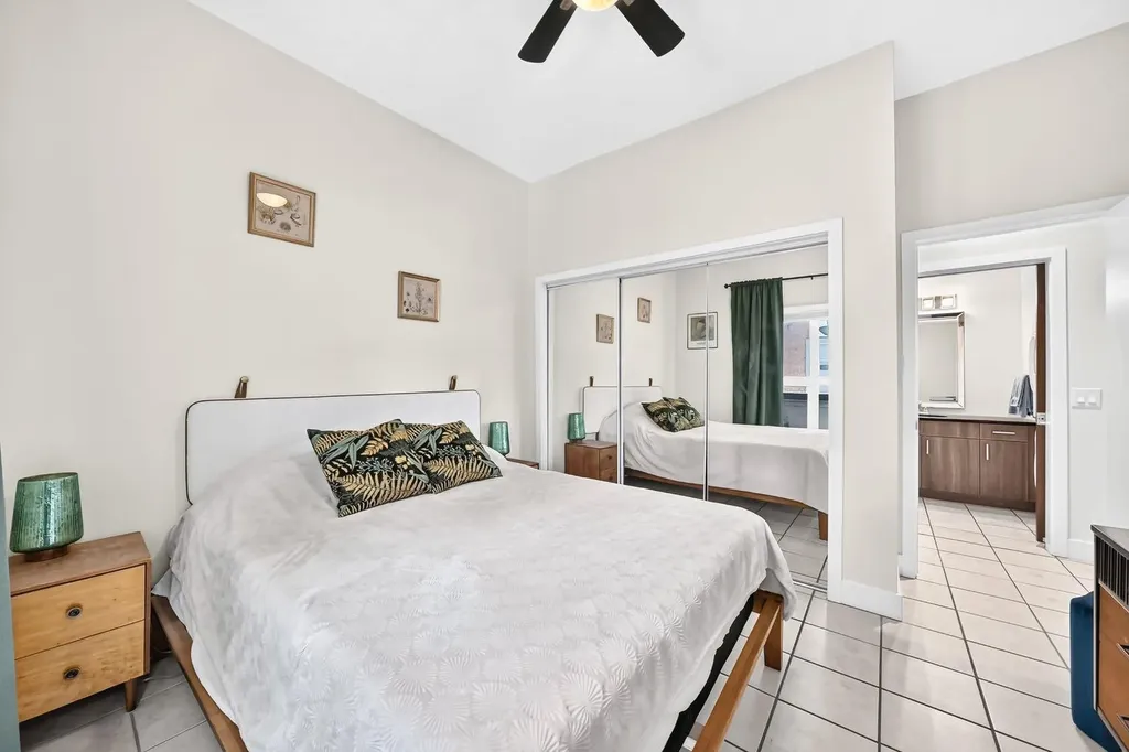 605 15 Avenue SW Calgary AB T2R 0R4