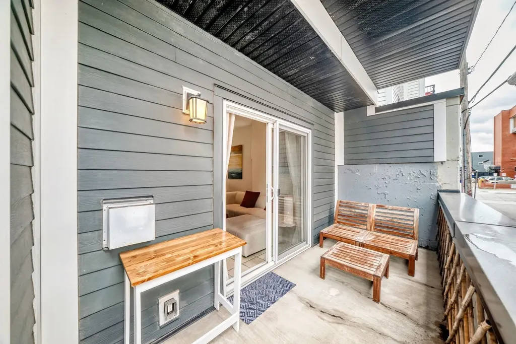605 15 Avenue SW Calgary AB T2R 0R4