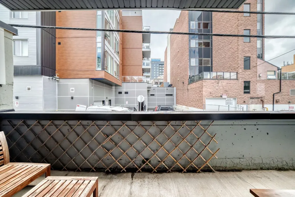 605 15 Avenue SW Calgary AB T2R 0R4
