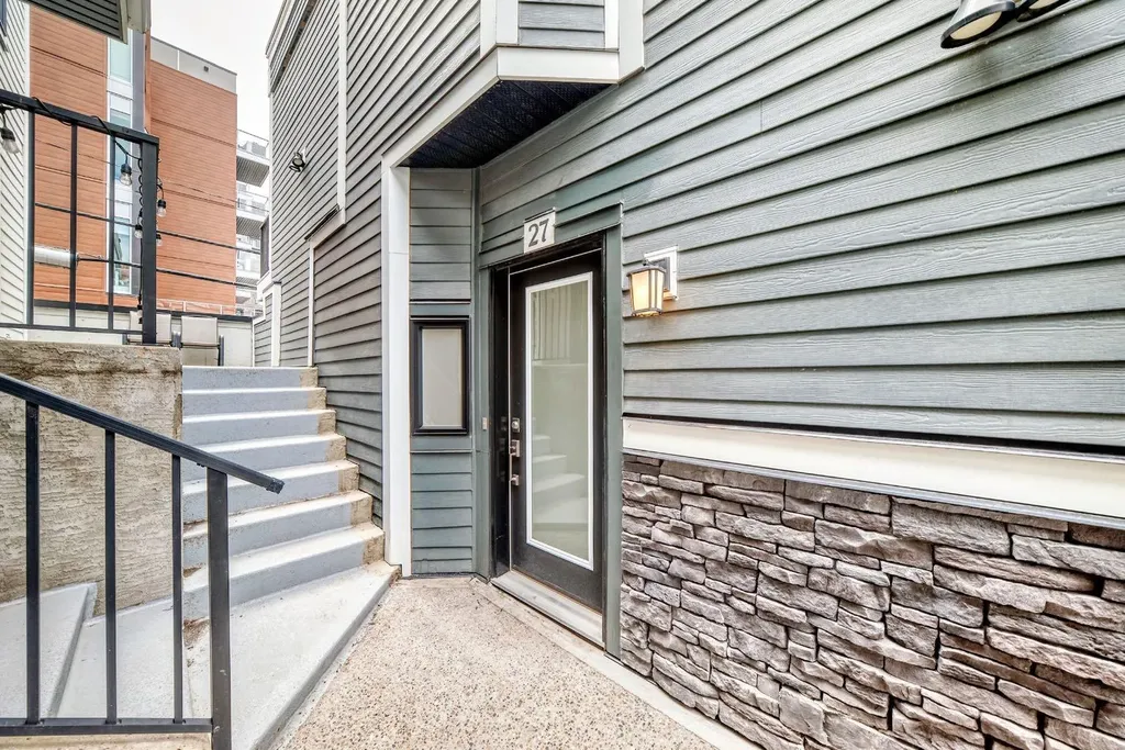 605 15 Avenue SW Calgary AB T2R 0R4