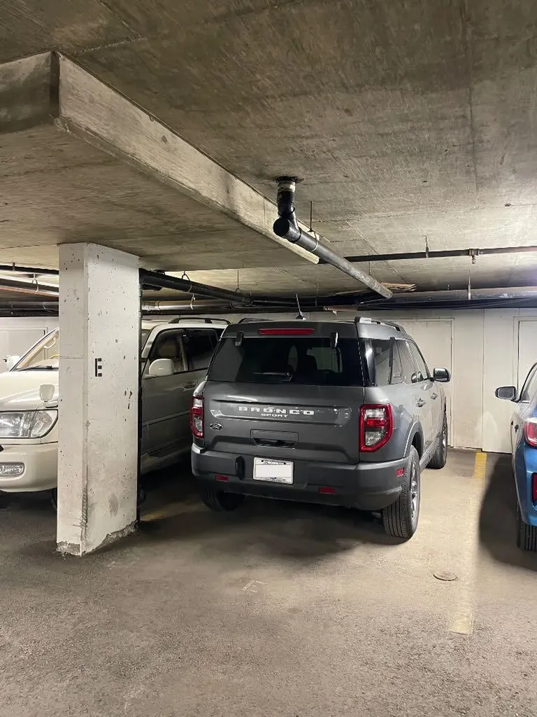 605 15 Avenue SW Calgary AB T2R 0R4