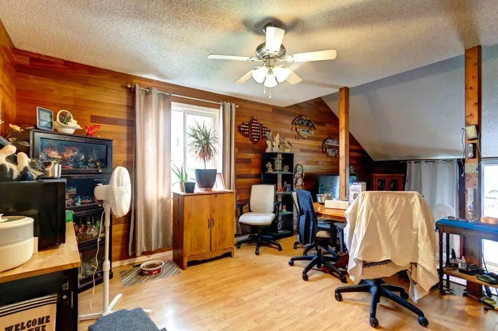 2009 41 Street SE Calgary AB T2B 1C5