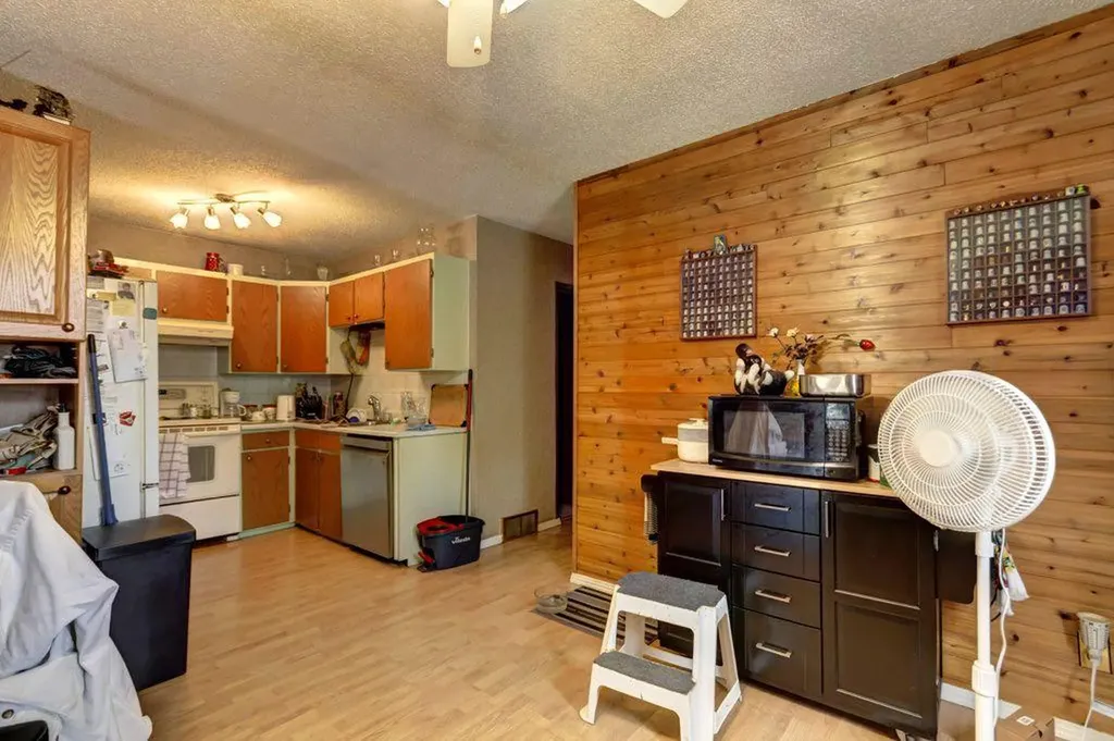 2009 41 Street SE Calgary AB T2B 1C5