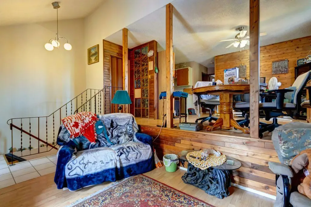 2009 41 Street SE Calgary AB T2B 1C5