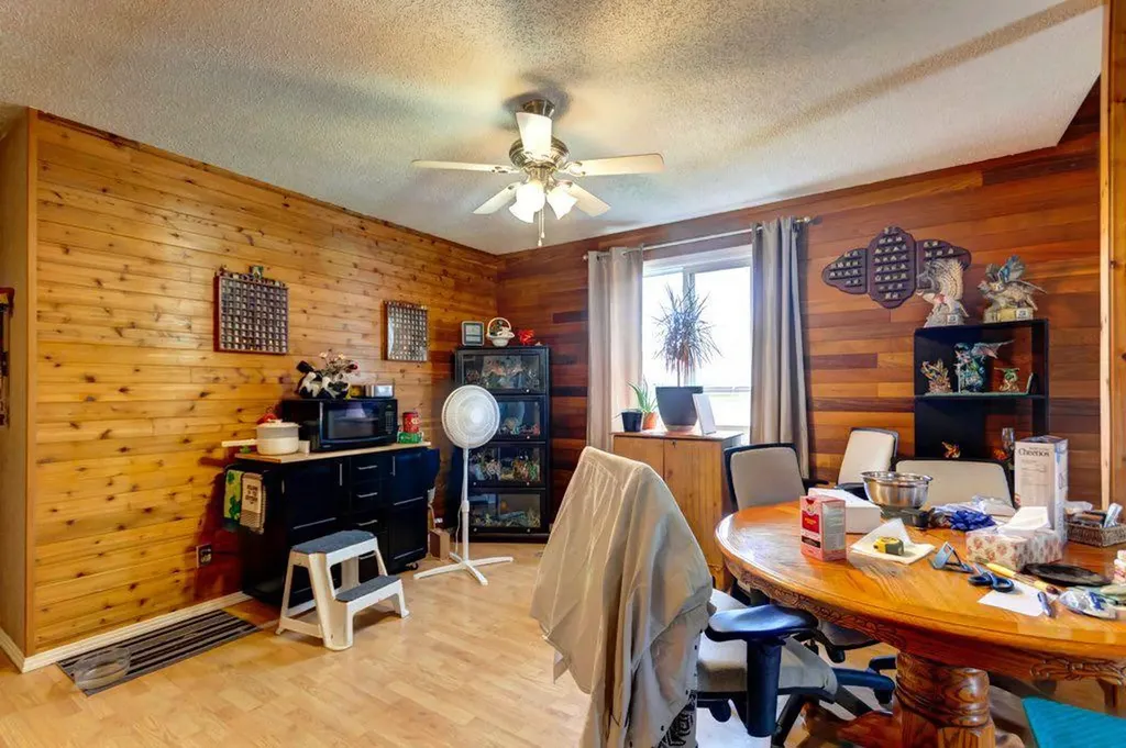 2009 41 Street SE Calgary AB T2B 1C5