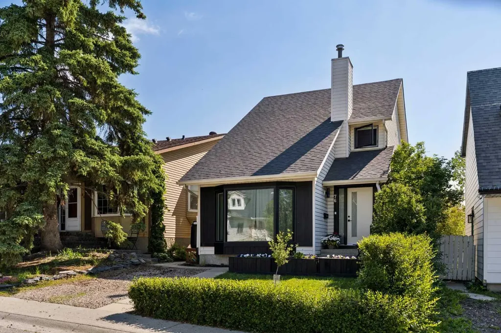 76 Ranchridge Way NW Calgary AB T3G 1Z9