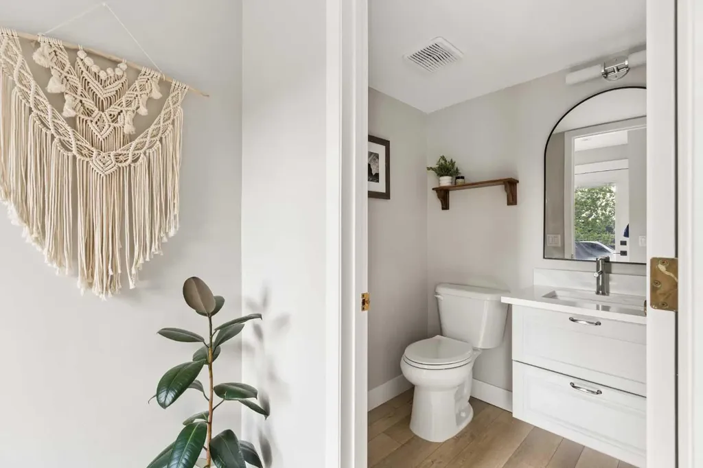 76 Ranchridge Way NW Calgary AB T3G 1Z9