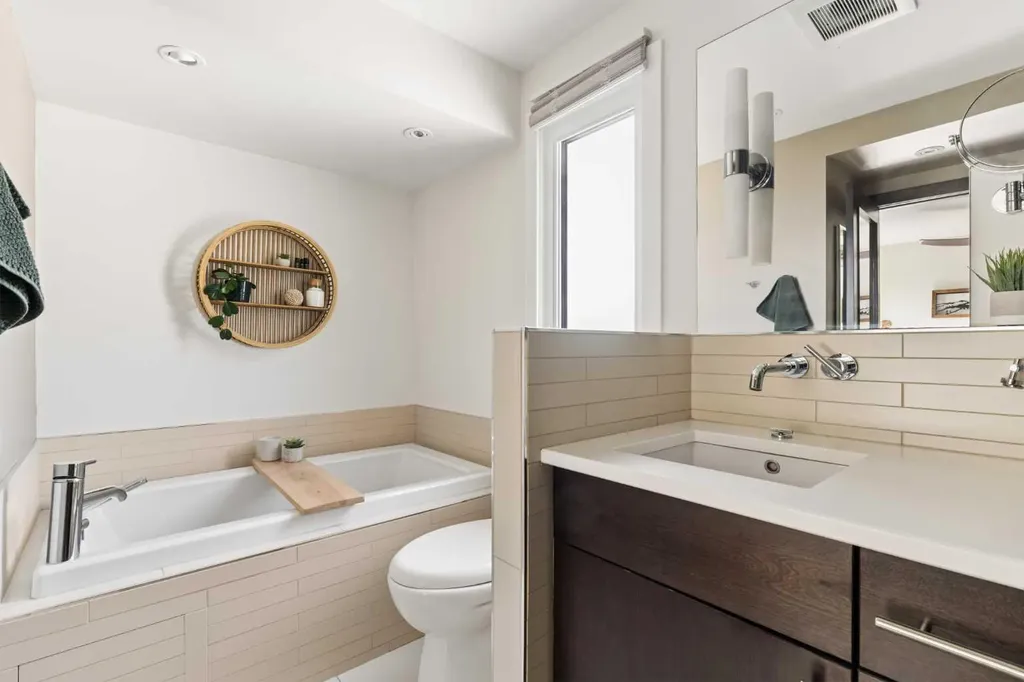 76 Ranchridge Way NW Calgary AB T3G 1Z9