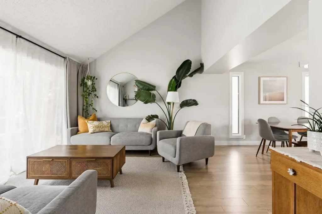 76 Ranchridge Way NW Calgary AB T3G 1Z9