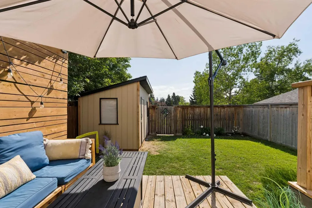 76 Ranchridge Way NW Calgary AB T3G 1Z9