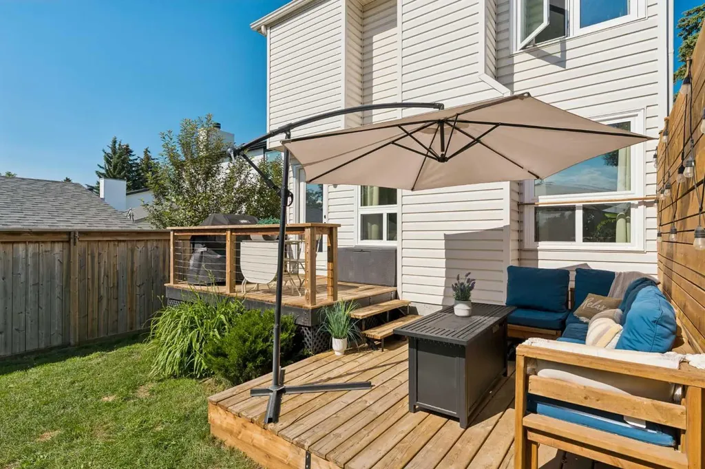 76 Ranchridge Way NW Calgary AB T3G 1Z9