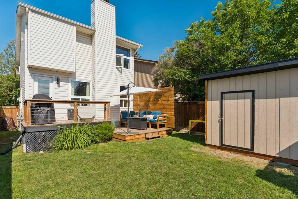 76 Ranchridge Way NW Calgary AB T3G 1Z9