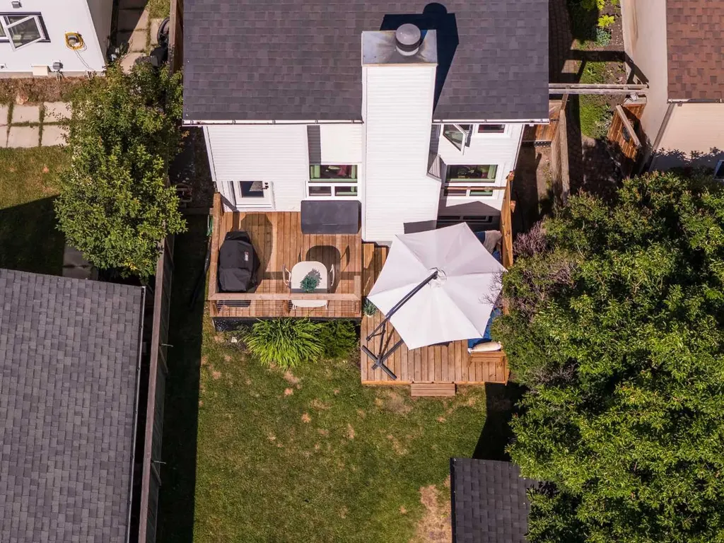 76 Ranchridge Way NW Calgary AB T3G 1Z9