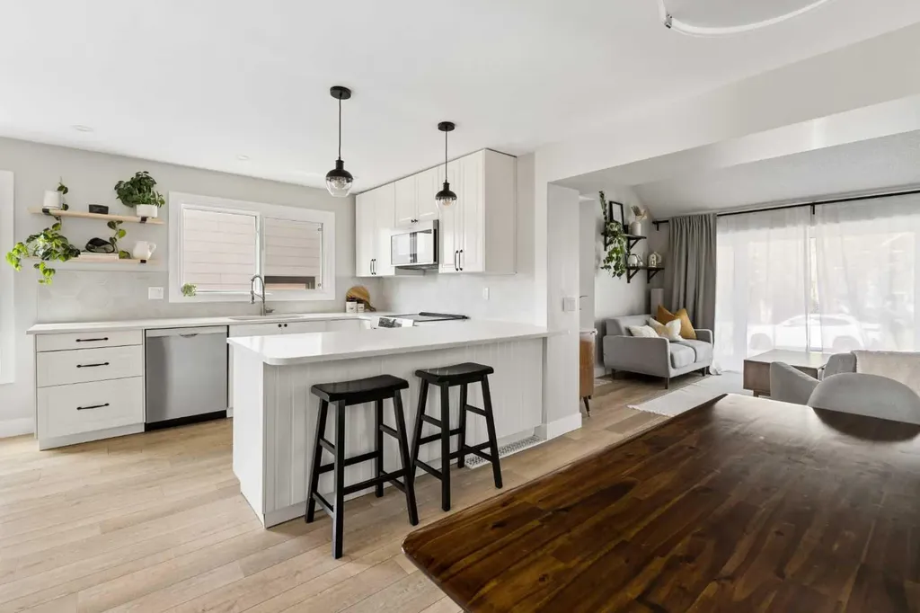 76 Ranchridge Way NW Calgary AB T3G 1Z9