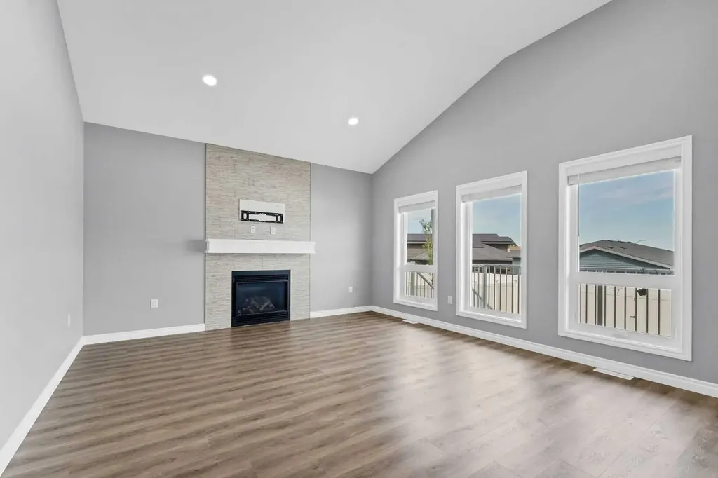 127 Hamptons Crescent SE Medicine Hat AB T1B0P4