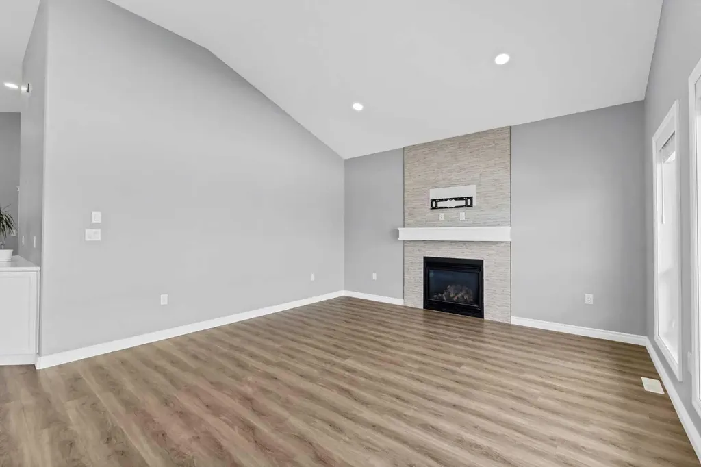 127 Hamptons Crescent SE Medicine Hat AB T1B0P4