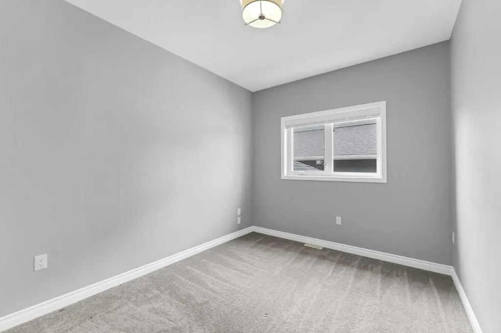 127 Hamptons Crescent SE Medicine Hat AB T1B0P4