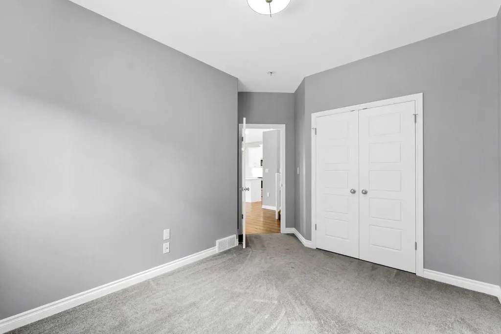 127 Hamptons Crescent SE Medicine Hat AB T1B0P4