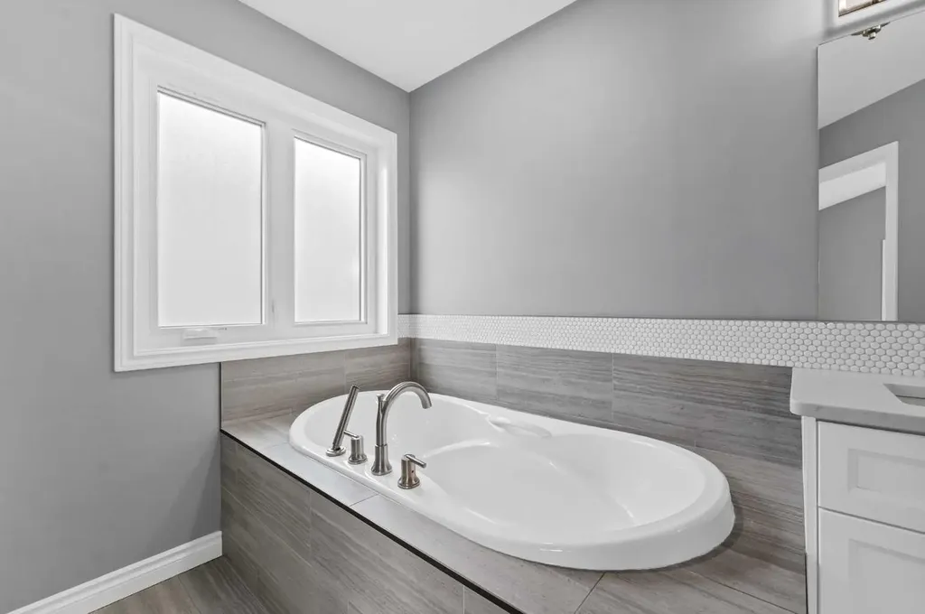 127 Hamptons Crescent SE Medicine Hat AB T1B0P4