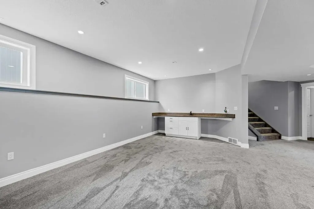 127 Hamptons Crescent SE Medicine Hat AB T1B0P4