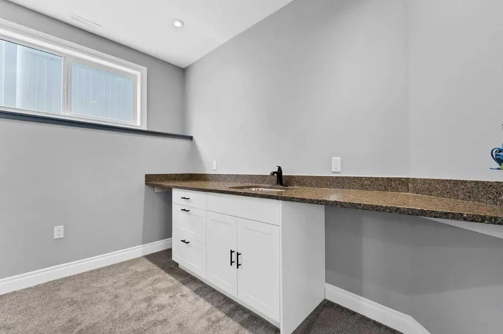 127 Hamptons Crescent SE Medicine Hat AB T1B0P4
