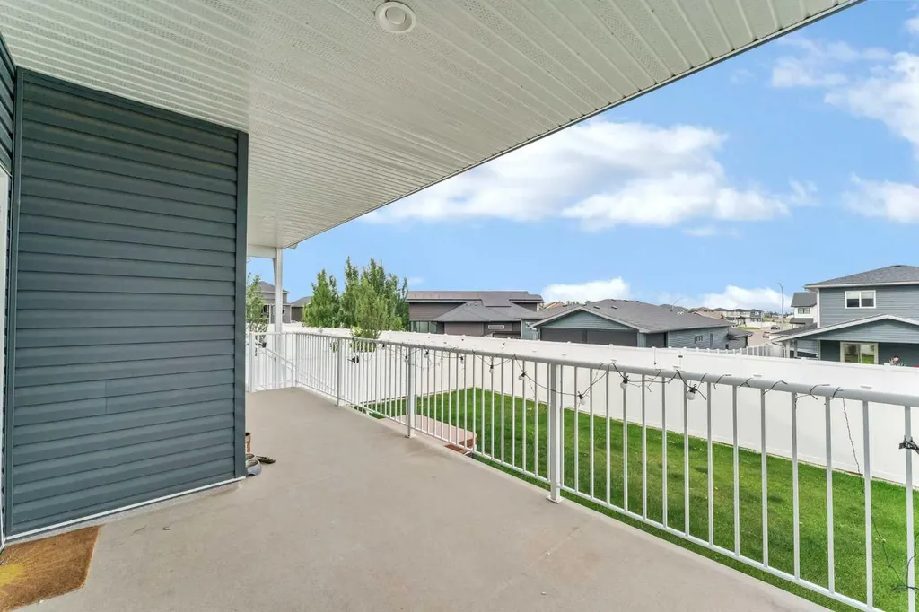 127 Hamptons Crescent SE Medicine Hat AB T1B0P4