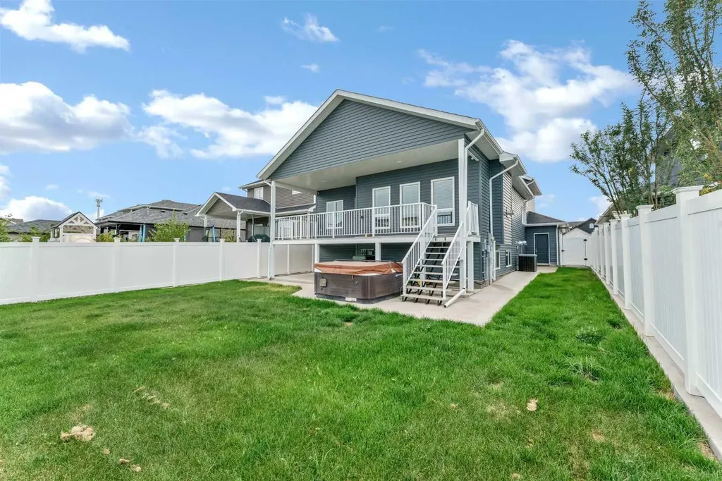 127 Hamptons Crescent SE Medicine Hat AB T1B0P4