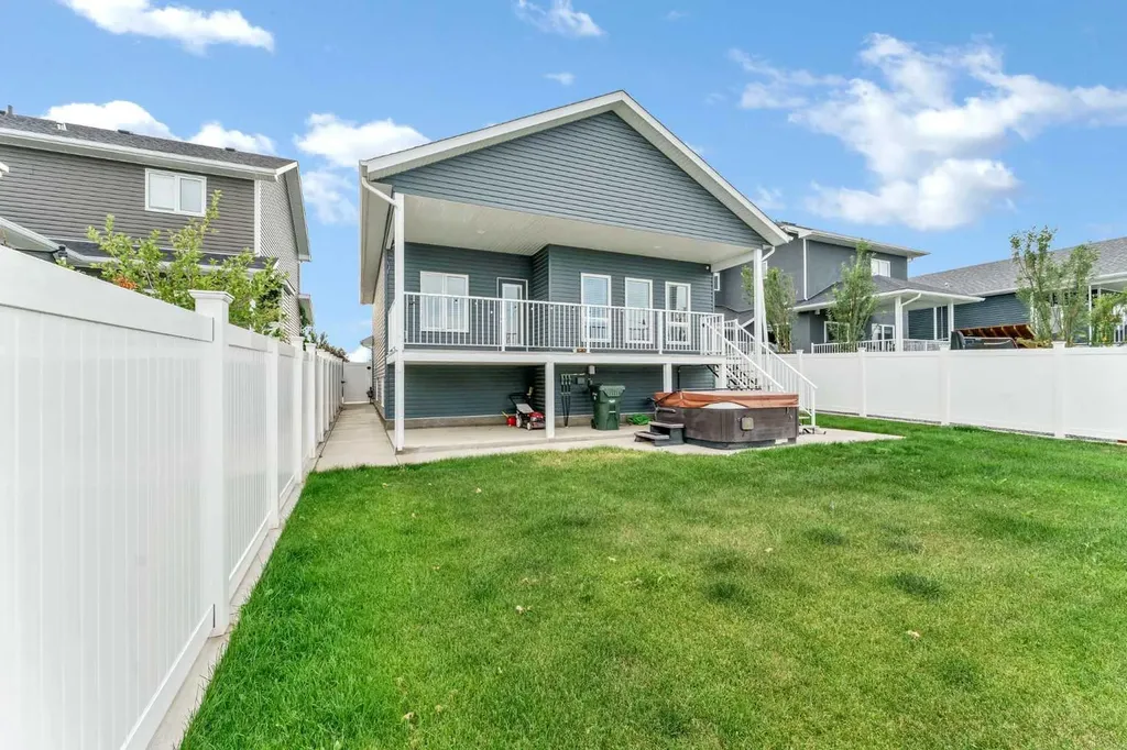 127 Hamptons Crescent SE Medicine Hat AB T1B0P4
