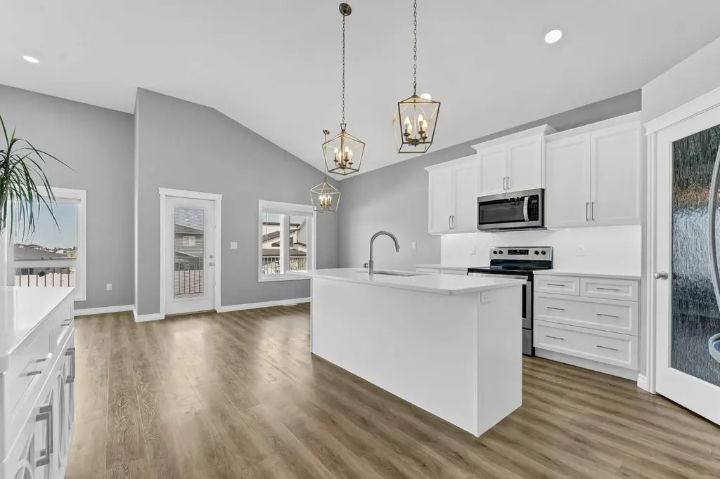 127 Hamptons Crescent SE Medicine Hat AB T1B0P4