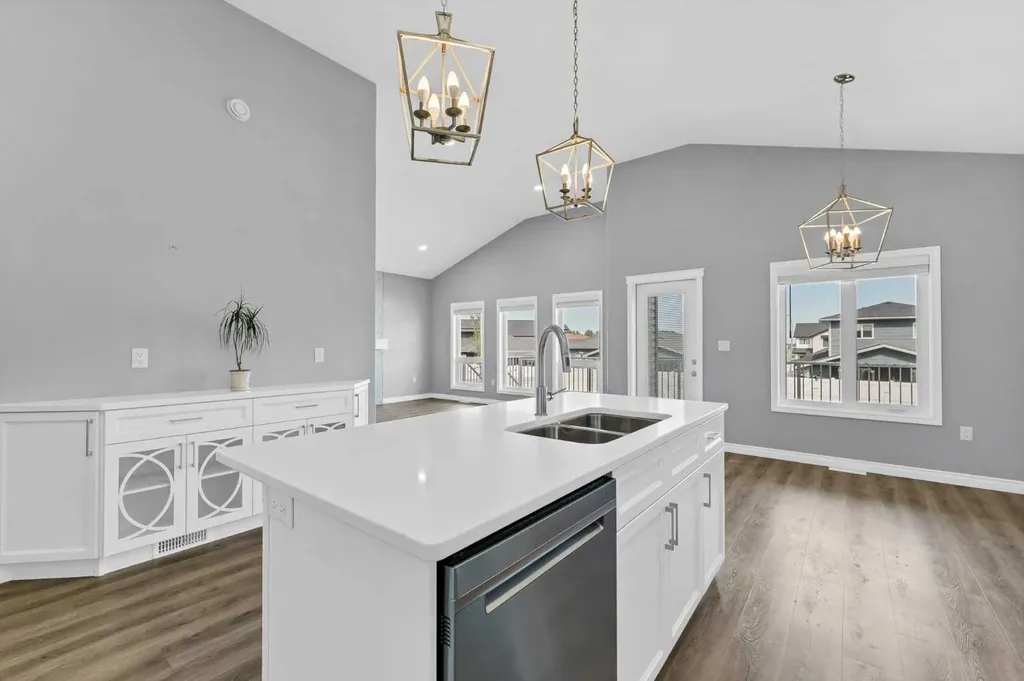 127 Hamptons Crescent SE Medicine Hat AB T1B0P4