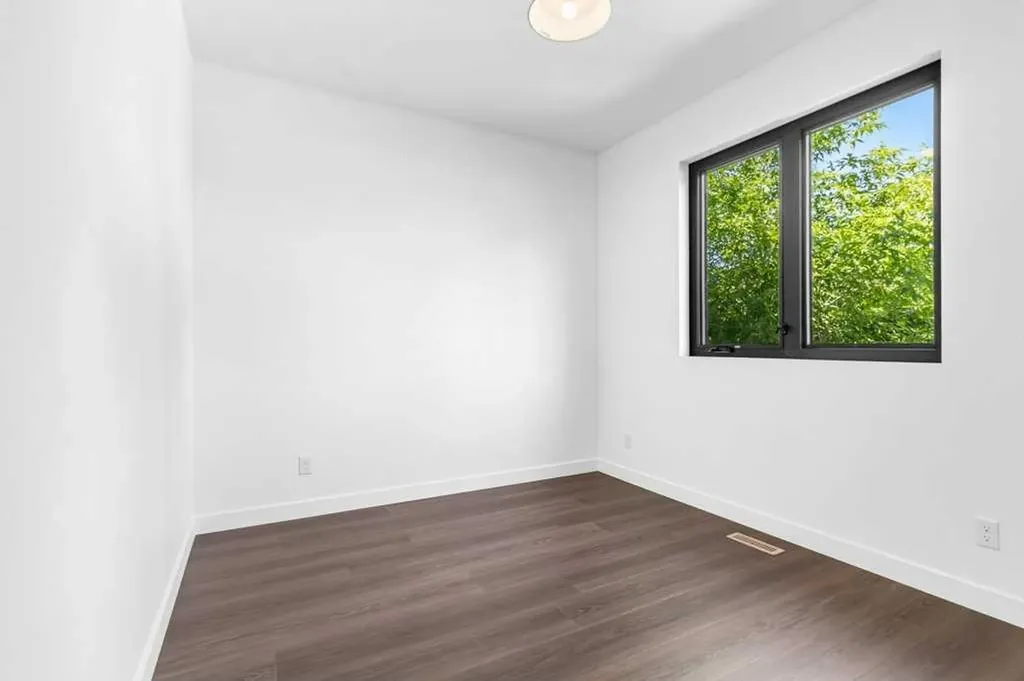 3902 46 Street Red Deer AB T4N 1M1