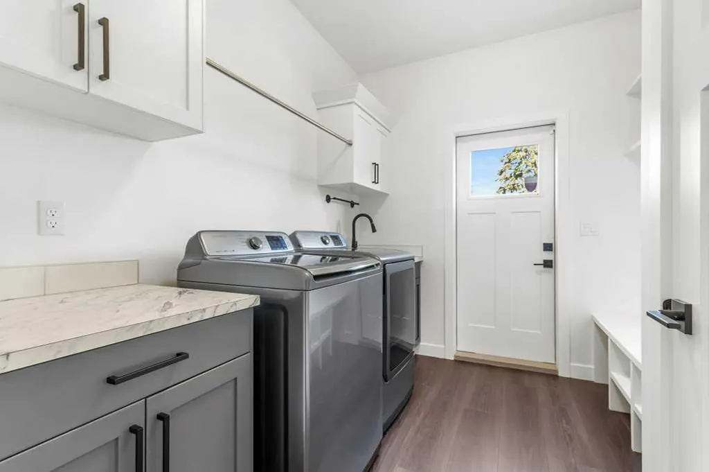 3902 46 Street Red Deer AB T4N 1M1