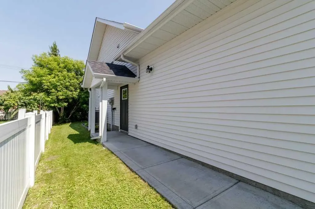 3902 46 Street Red Deer AB T4N 1M1