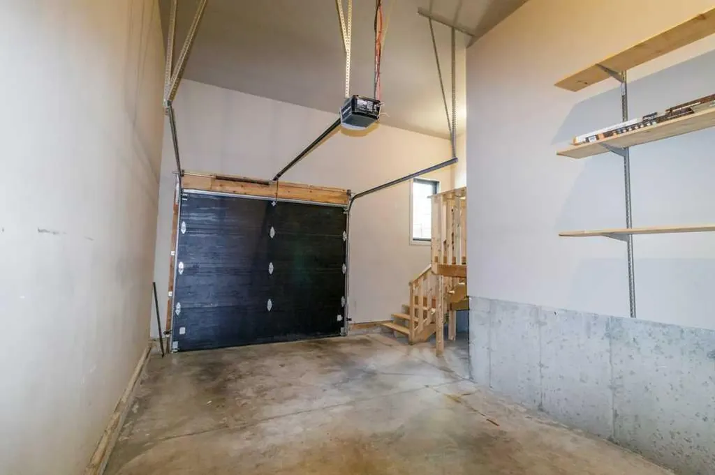 3902 46 Street Red Deer AB T4N 1M1