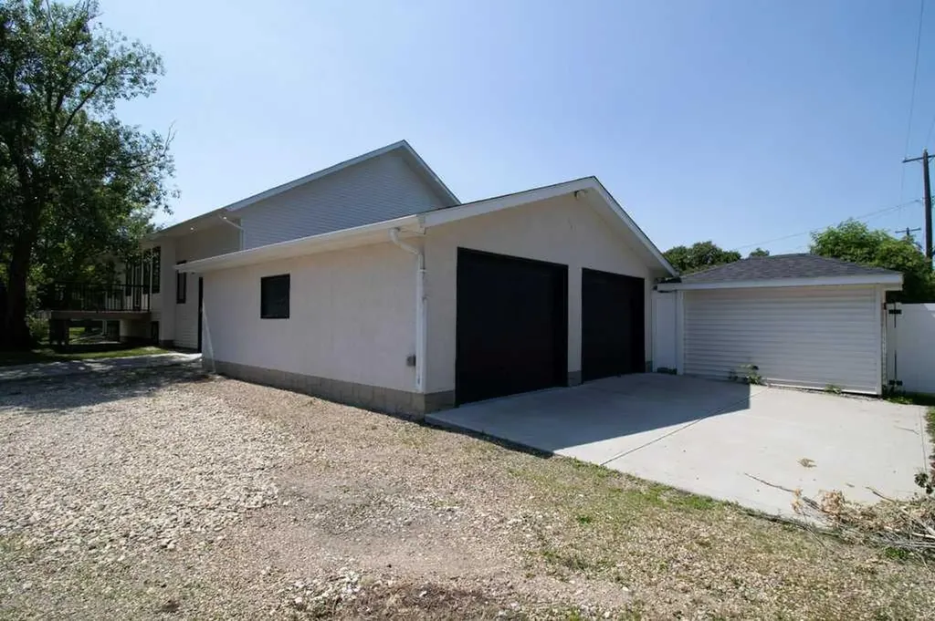 3902 46 Street Red Deer AB T4N 1M1