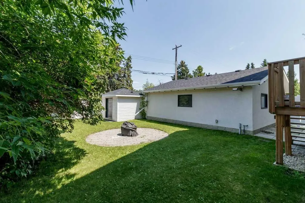 3902 46 Street Red Deer AB T4N 1M1
