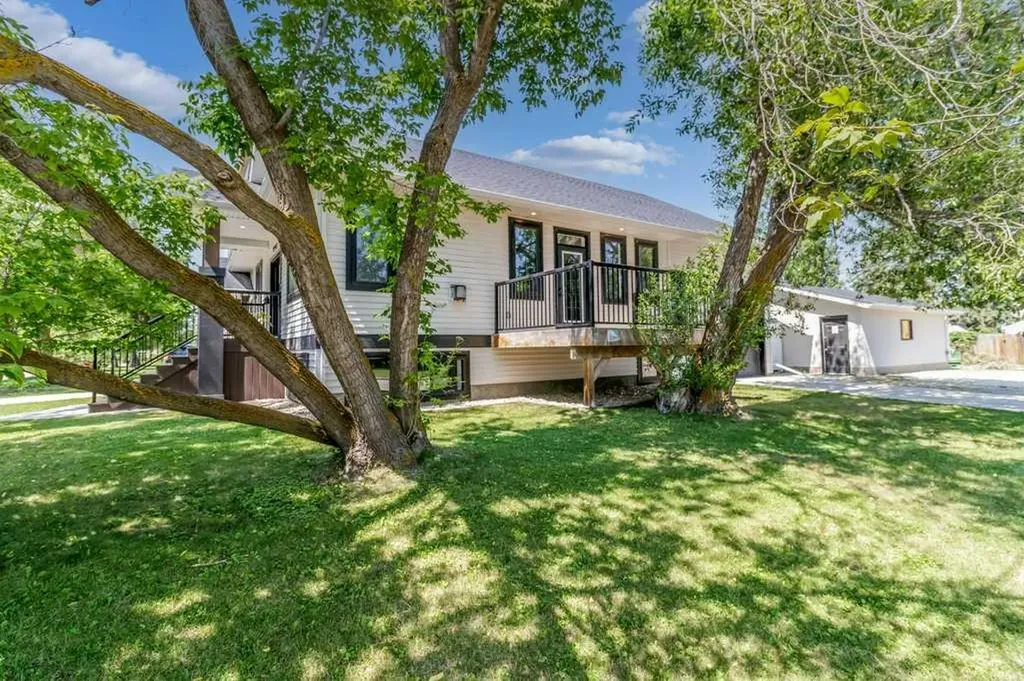 3902 46 Street Red Deer AB T4N 1M1