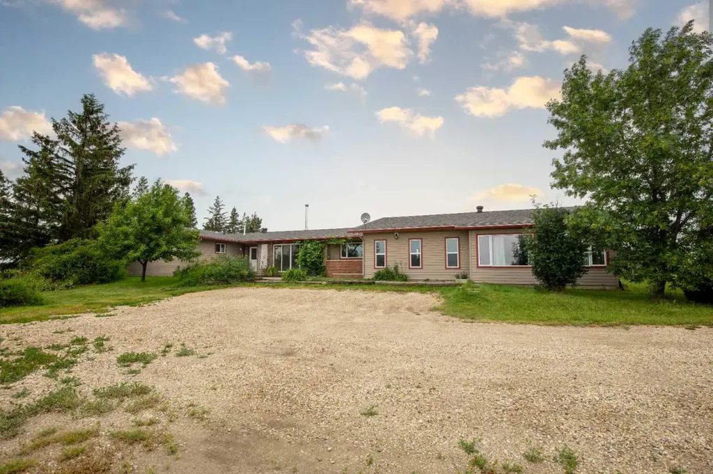 72077 Twp Road 714a Dimsdale AB T8W 5J7