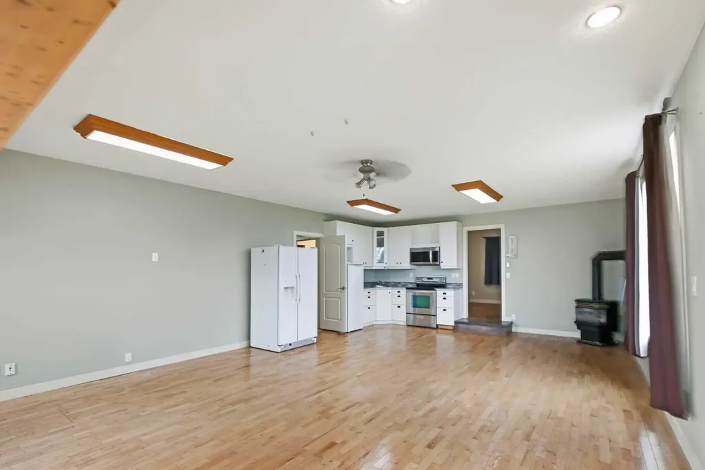 72077 Twp Road 714a Dimsdale AB T8W 5J7