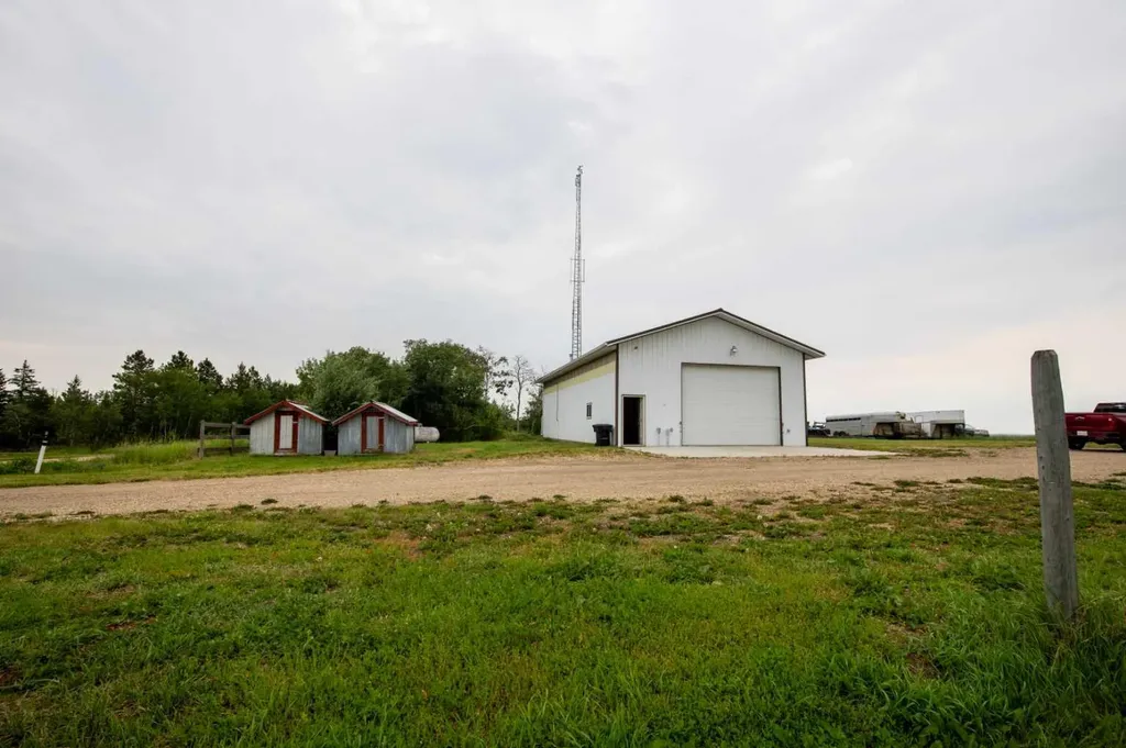 72077 Twp Road 714a Dimsdale AB T8W 5J7