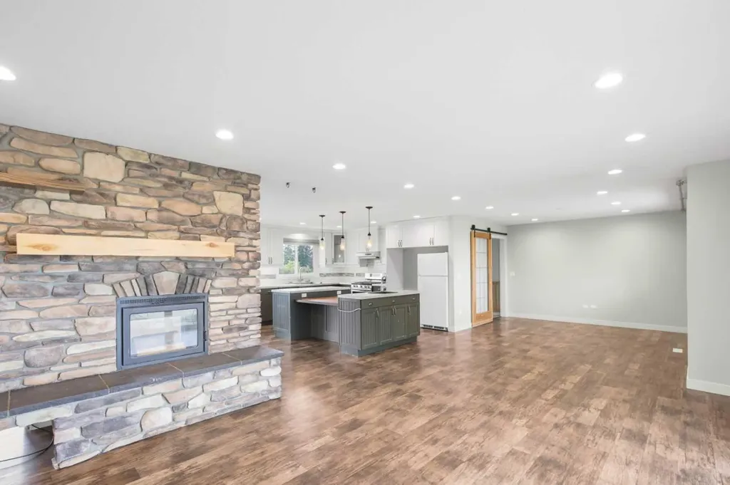 72077 Twp Road 714a Dimsdale AB T8W 5J7