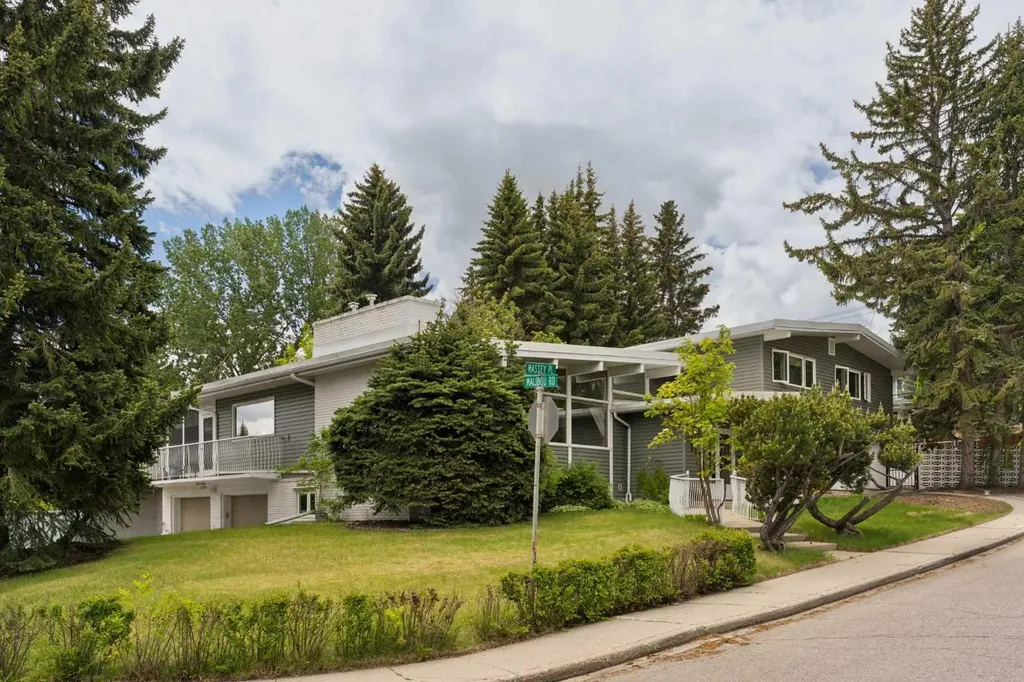 53 Massey Place SW Calgary AB T2V 2G6