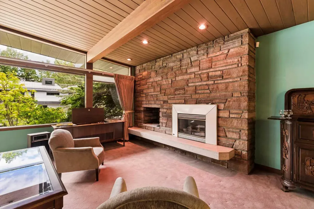 53 Massey Place SW Calgary AB T2V 2G6