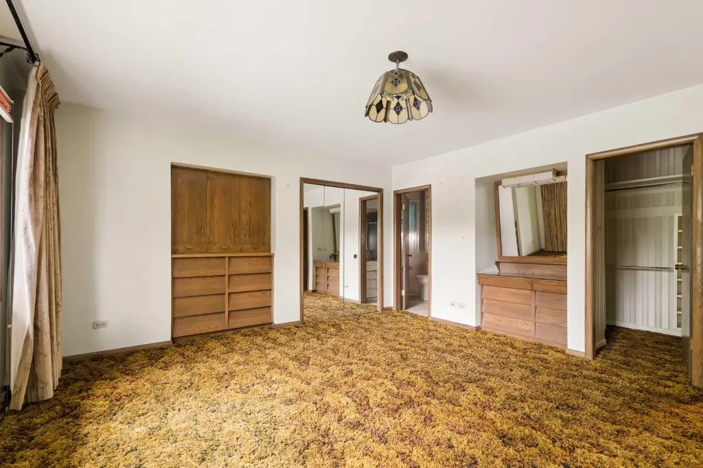 53 Massey Place SW Calgary AB T2V 2G6