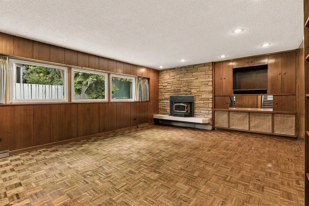 53 Massey Place SW Calgary AB T2V 2G6