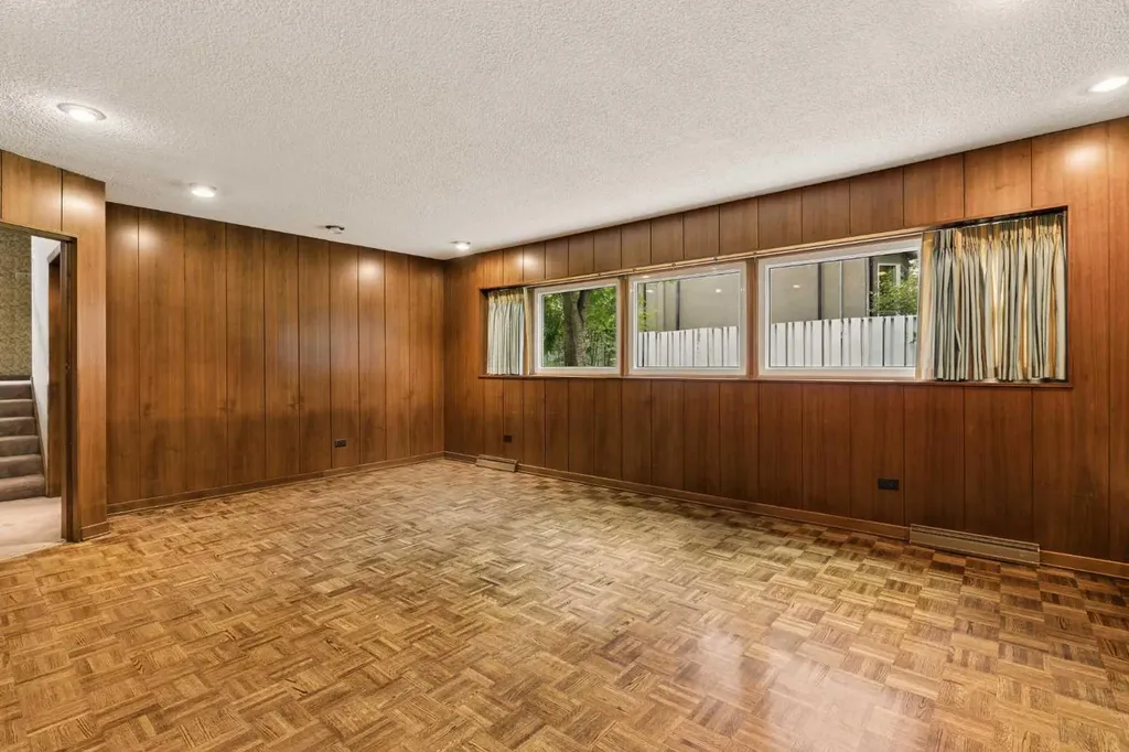 53 Massey Place SW Calgary AB T2V 2G6
