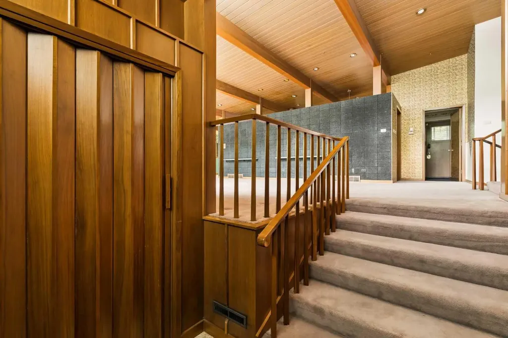 53 Massey Place SW Calgary AB T2V 2G6